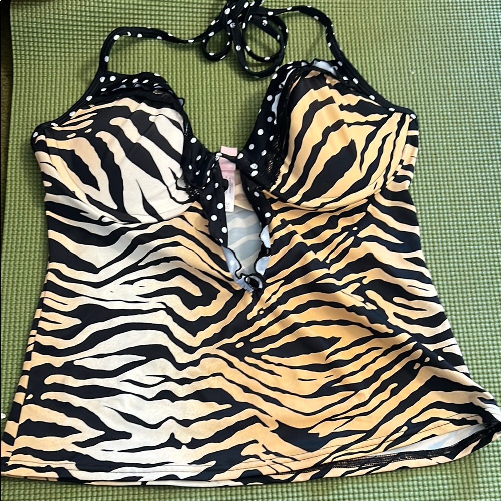 Victoria's Secret Black and White Polka Dot Top size 36 D underwire